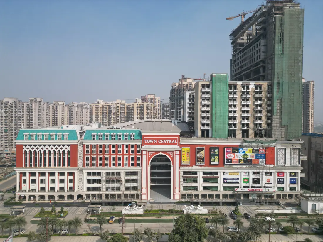 Introducing stand out High-Street Retail Property- PKS Town Central